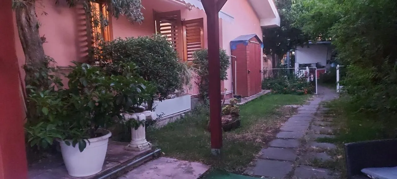 Affittacamere Appartamento suite deluxe climatizzato cucina giardino wifi rent a car Aci Bonaccorsi