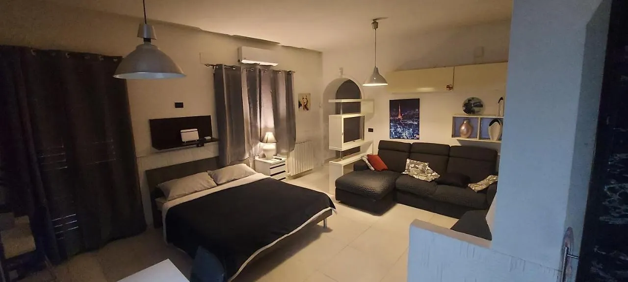 Appartamento suite deluxe climatizzato cucina giardino wifi rent a car Aci Bonaccorsi
