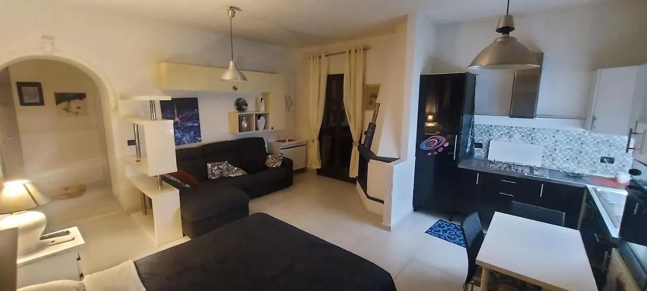 Affittacamere Appartamento suite deluxe climatizzato cucina giardino wifi rent a car Aci Bonaccorsi