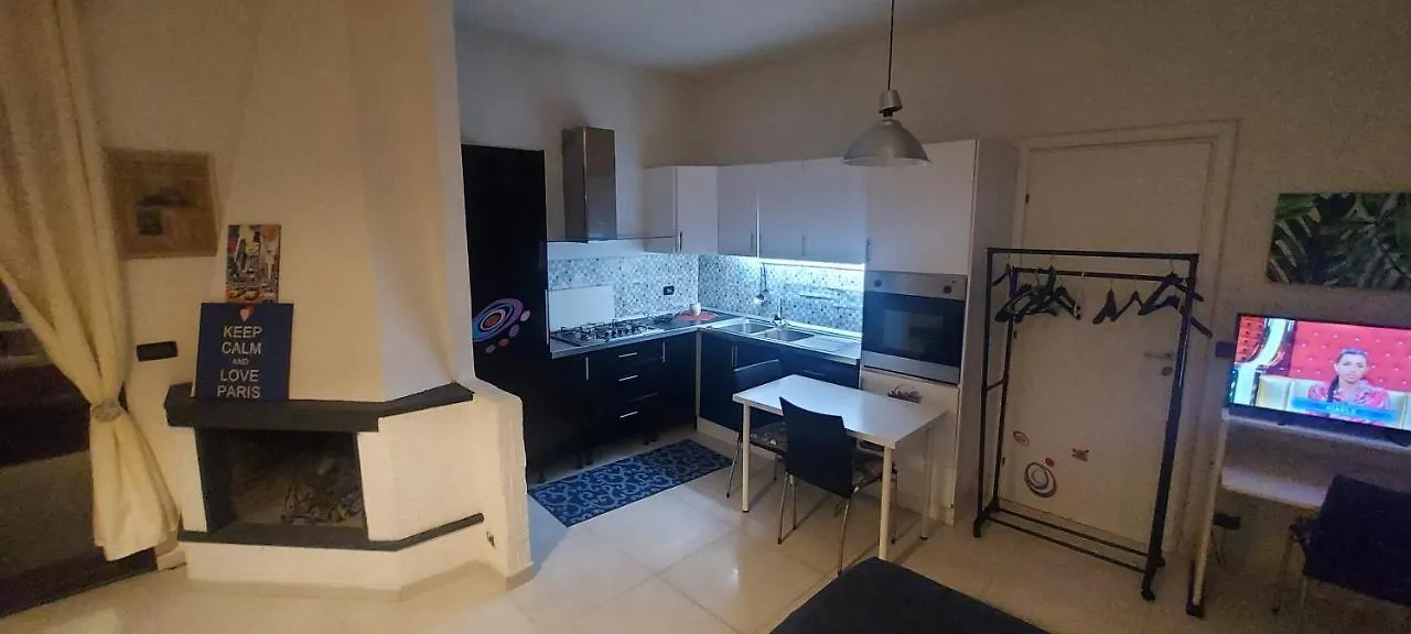 Appartamento suite deluxe climatizzato cucina giardino wifi rent a car Aci Bonaccorsi 0*,  Italia